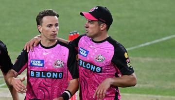 Cricket: England's Tom Curran handed four-match ban for intimidating umpire in Australian Big Bash