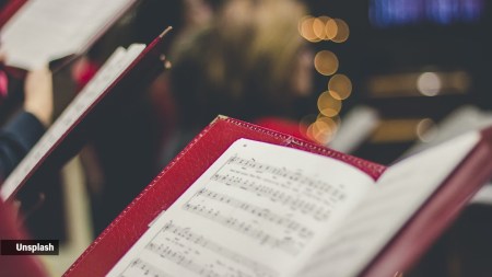 From Joy to the World to Deck the Halls, 9 Christmas carols to sing your way into the holiday spirit