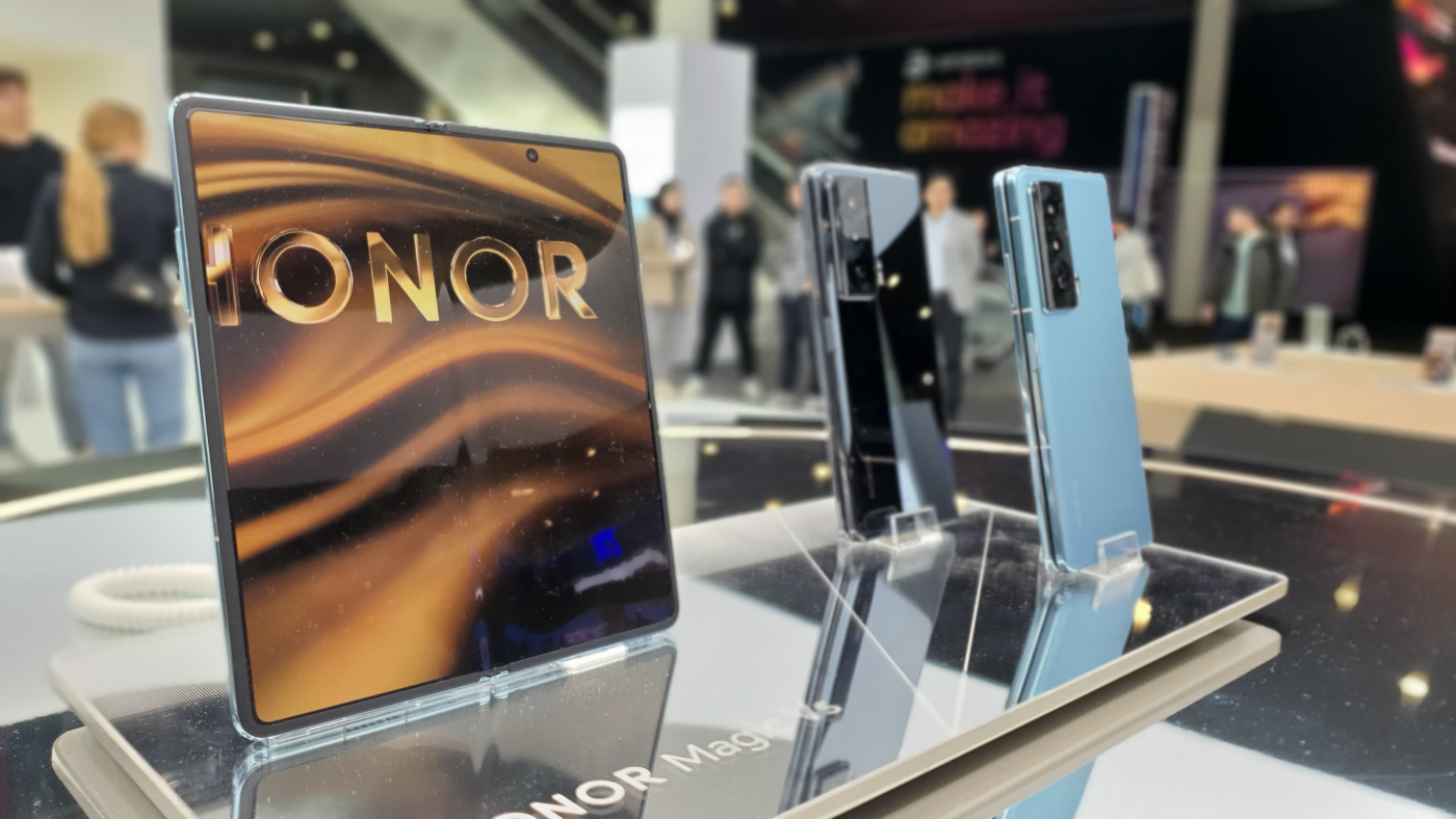 Huawei's smartphone spinoff Honor plans IPO