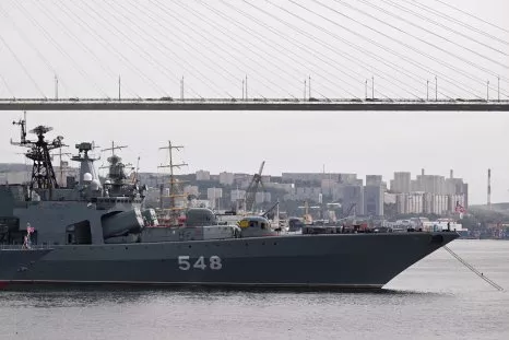 'Panicked' Russia Pulls Warships From Crimea: Reportâ