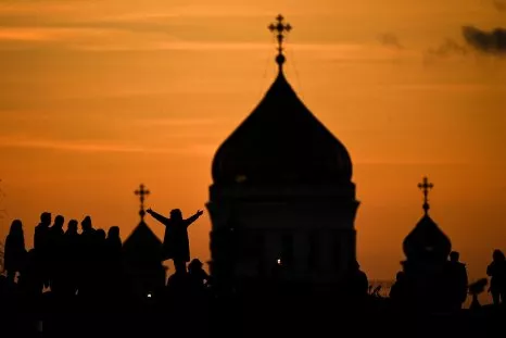 Priest 'Dismembers' Wife, Hides Head in Freezer