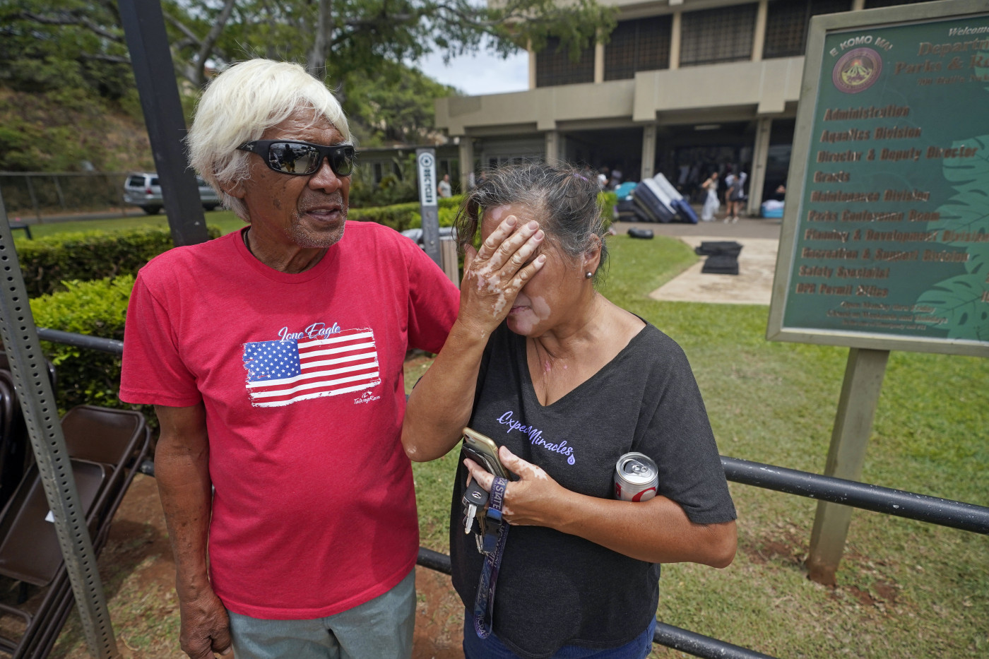 ‘Flames coming, sparks everywhere’: How survivors escaped Hawaii fires