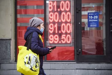 Russians Are Suing Their Own Central Bank