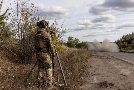 Video Shows Chaotic Russian Advance Repelled by Kyiv's Forces: 'Meat Storm'