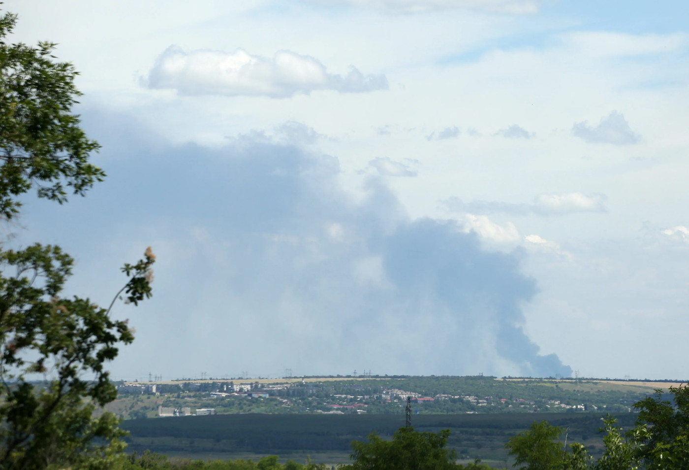 Car bomb kills Russia-backed politician in east Ukraine