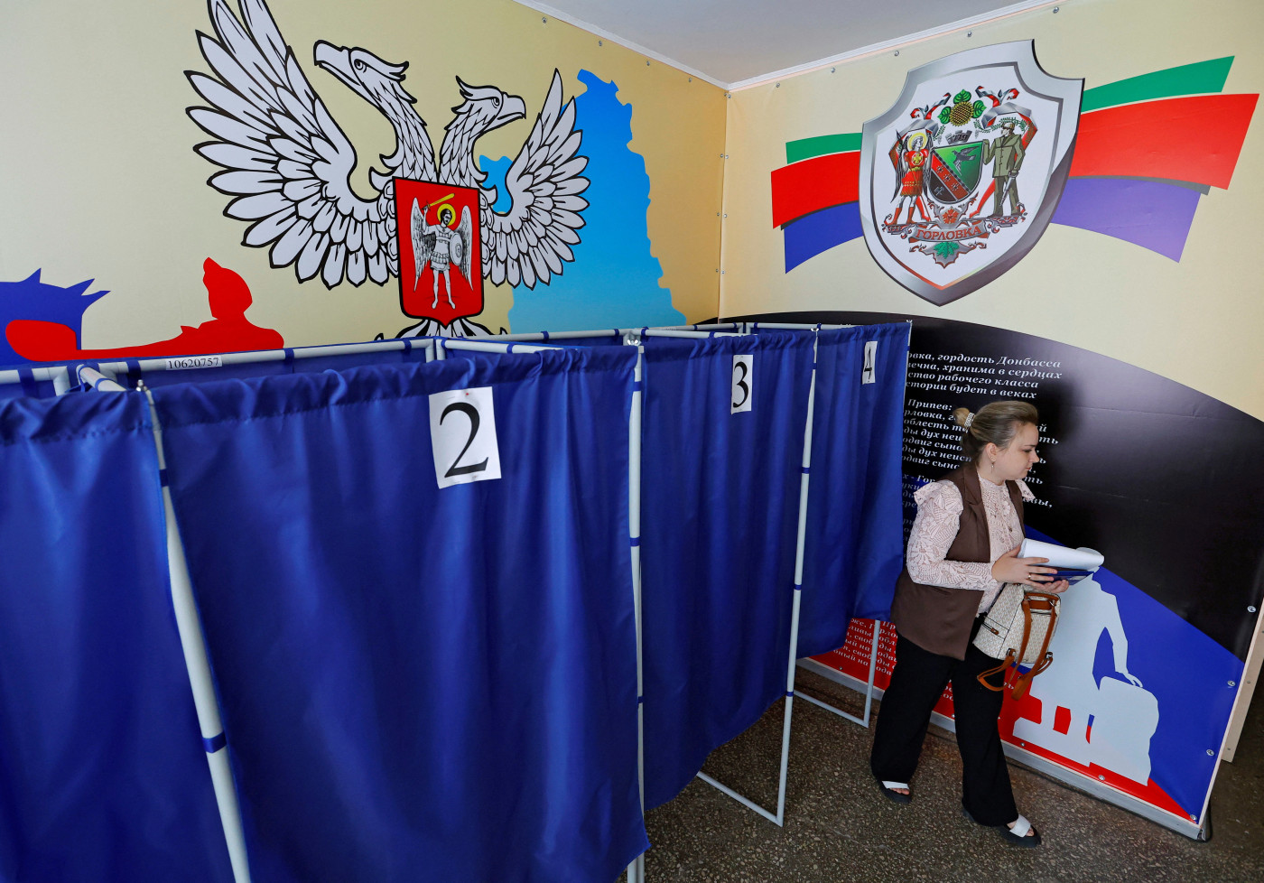 Russia plans presidential vote in annexed Ukrainian regions