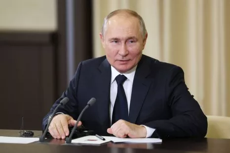 Putin's Antarctica Ice Question Perplexes Officials: Video