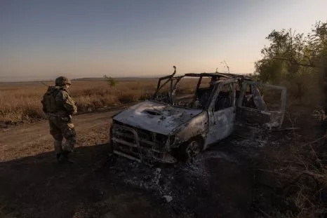 Video Shows Russian Soldiers Using Captured Ukrainians as Shields