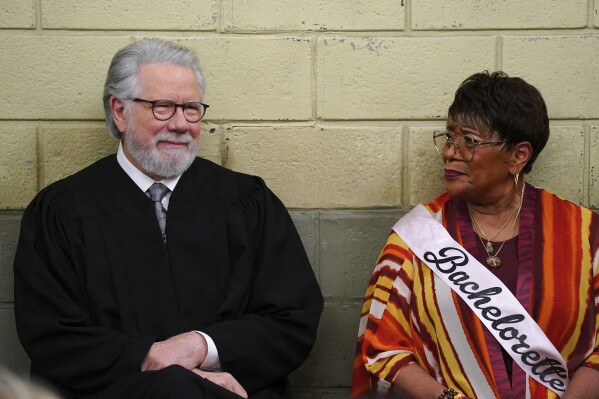 Marsha Warfield, bailiff Roz Russell on ‘Night Court,’ returns to the show that has a ‘big heart’