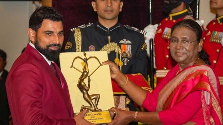 WATCH: Mohammed Shami receives Arjuna Award from President Droupadi Murmu