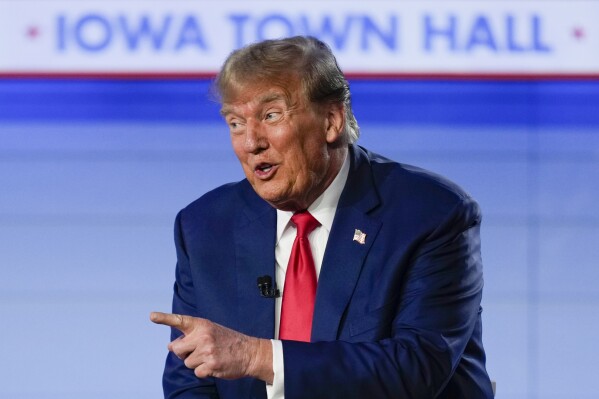 Donald Trump enjoys a relaxed Fox News town hall while top Republican rivals have fiery debate