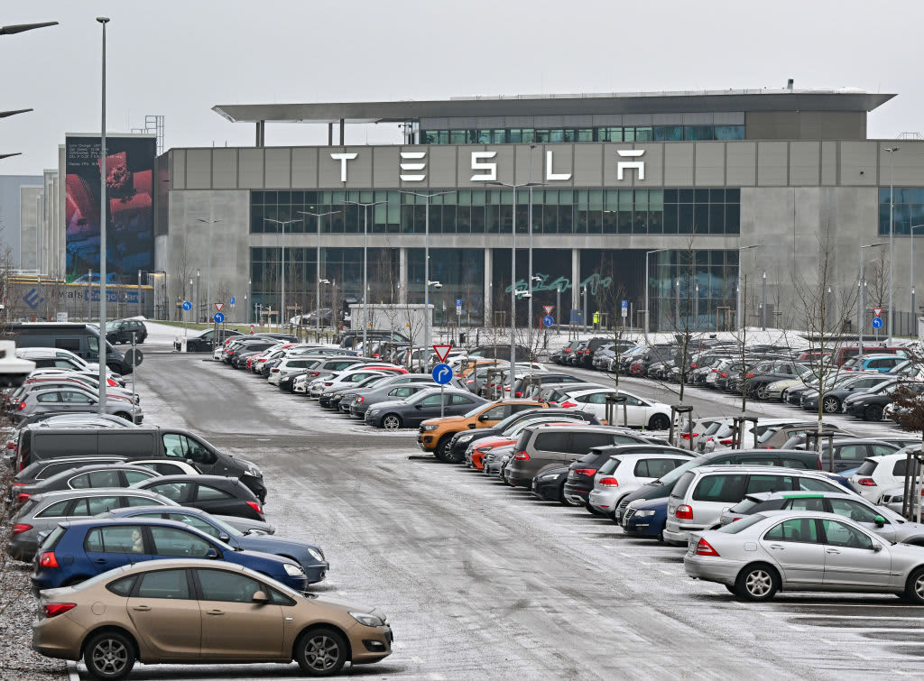 Tesla Berlin to stop most output for two weeks due to Red Sea disruption