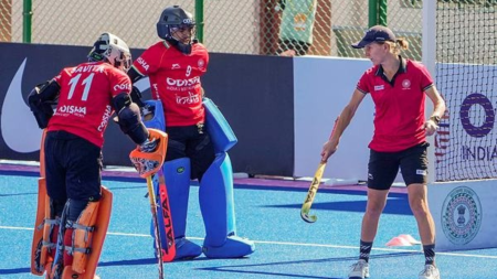 Pressure on coach, seniors before Olympics hockey qualifiers