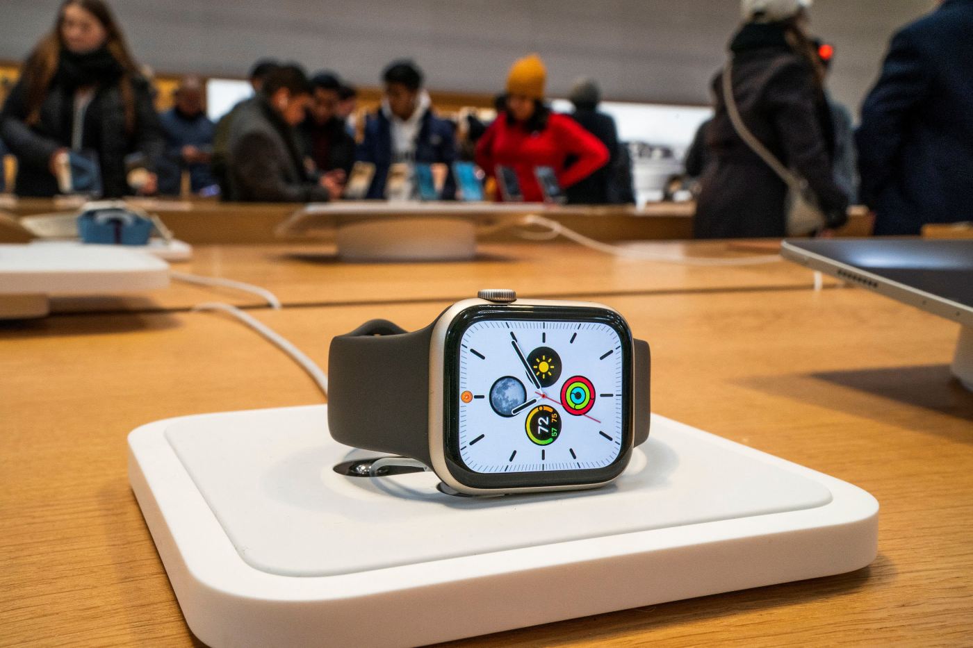 Apple again banned from selling watches in U.S. with blood oxygen sensor