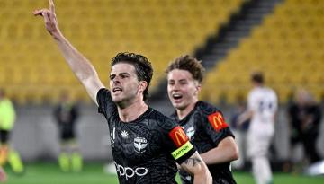 Football: Wellington Phoenix stay top of men's A-League after draw with Melbourne Victory in top of the table clash