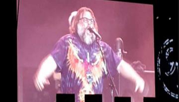 Jack Black covers AC/DC with Foo Fighters in Auckland in surprise reunion gig moment