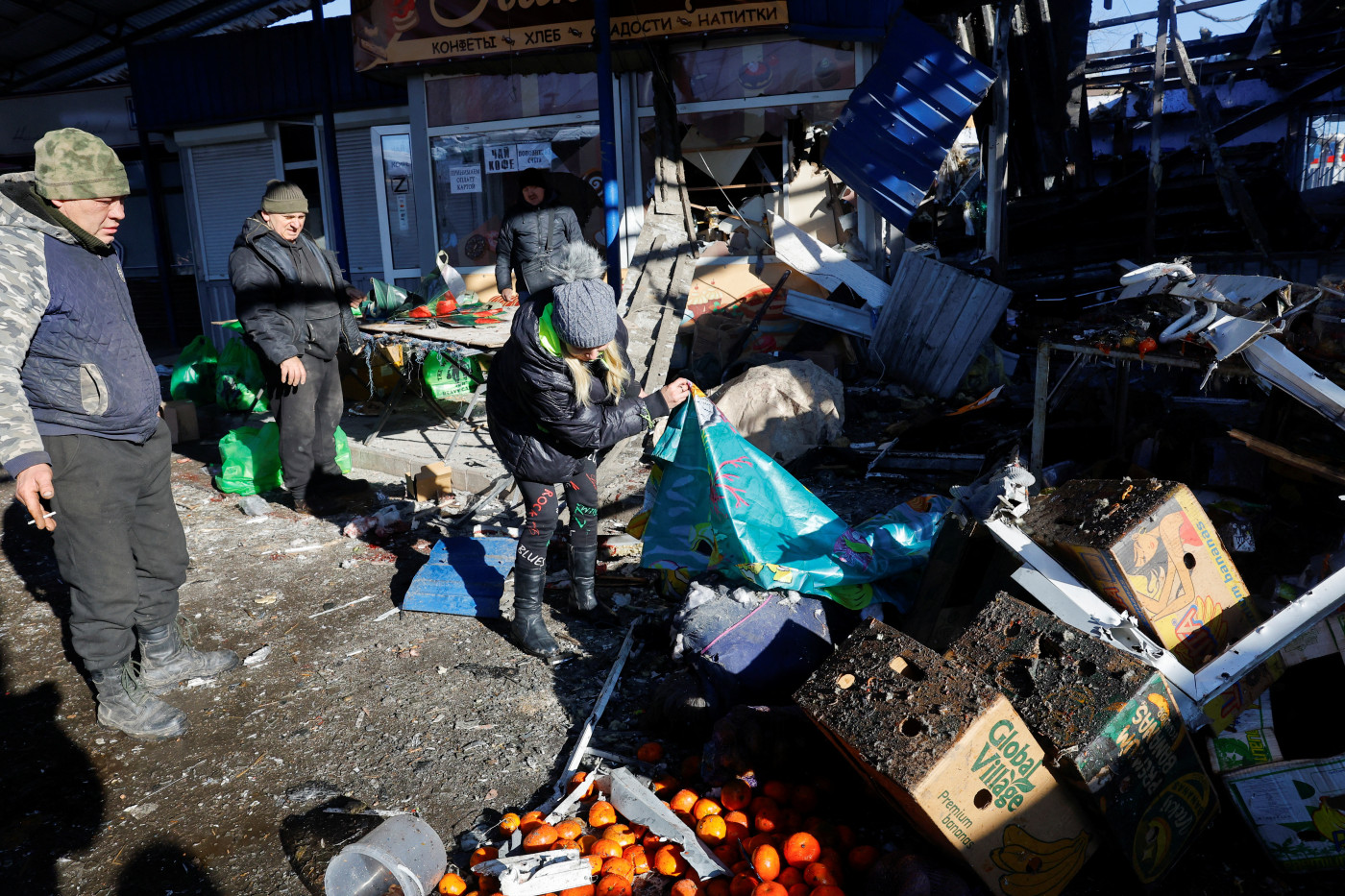 Russia says at least 25 killed in blast at Donetsk market