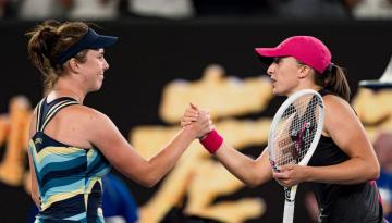 Tennis: Top seed Iga Swiatek ousted from Australian Open by Czech teenager Linda Noskova in third round