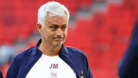 Jose Mourinho must take over the reins of an international team to relive his glory days