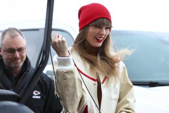 Taylor Swift’s NFL playoff tour takes her to Buffalo for Chiefs game against Bills