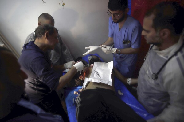 Airstrikes in central Gaza kill 15 overnight while fighting intensifies in the enclave’s south