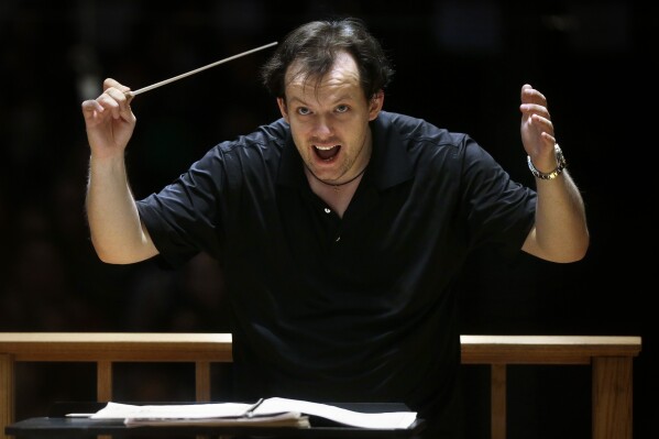 Andris Nelsons agrees to rolling contract as Boston Symphony Orchestra music director