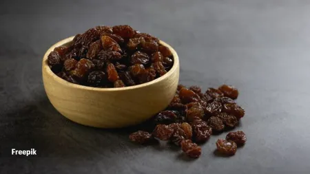 Why incorporating munakka or raisins into your diet is beneficial