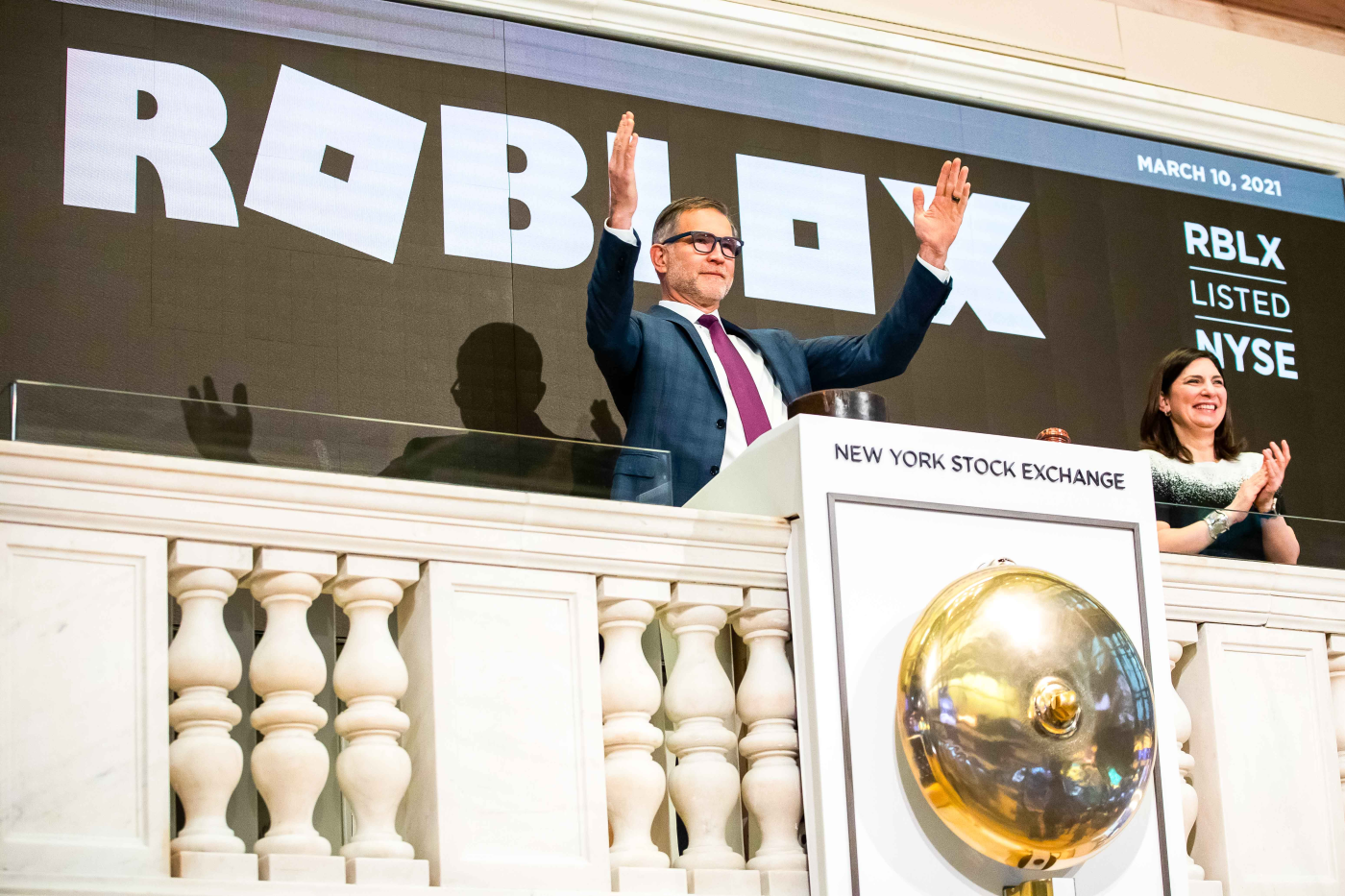 Roblox shares rise 10% after company beats estimates and issues strong guidance