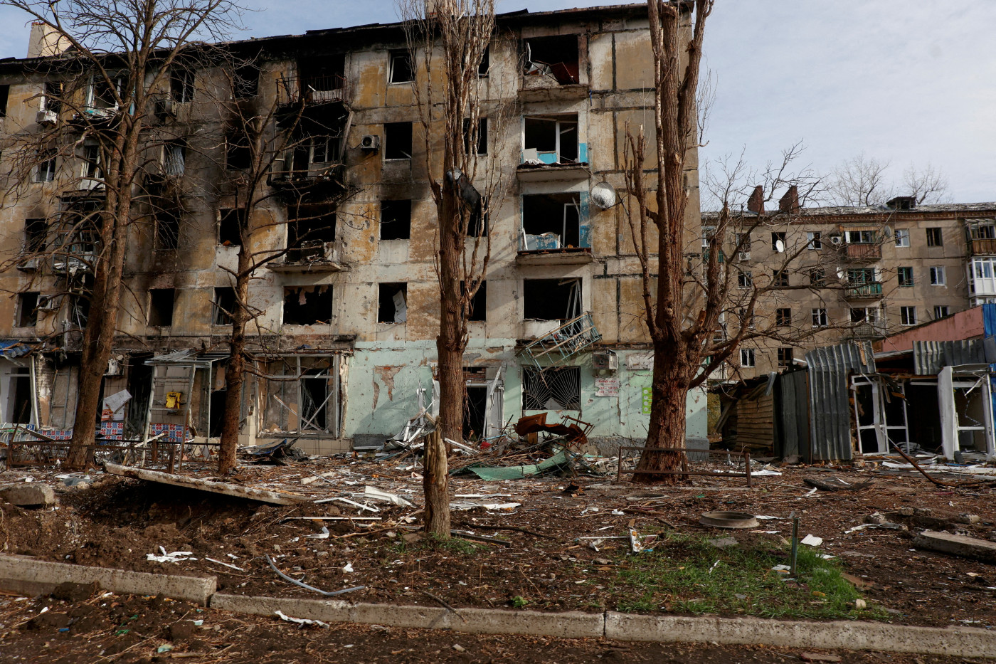 Ukraine troops withdraw from front-line city of Avdiivka, army chief says