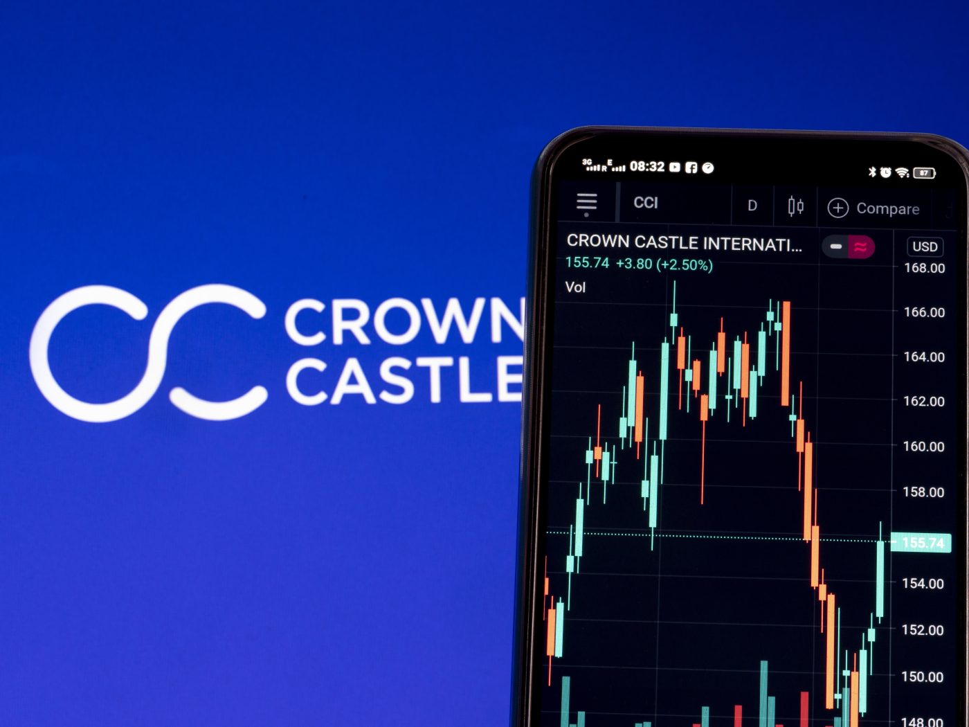 Crown Castle co-founder launches proxy fight after Elliott rejection