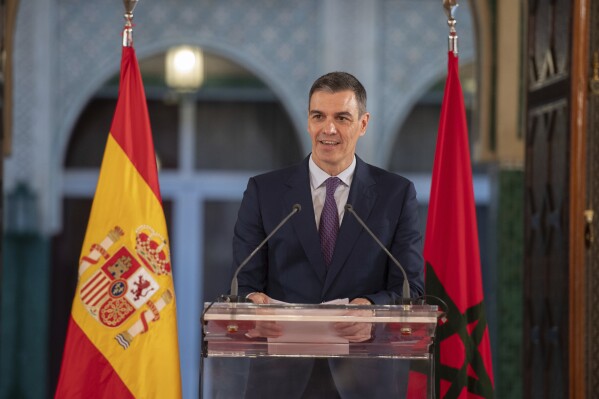 Spain’s prime minister meets with Morocco’s king and discusses migration and the Israel-Hamas war