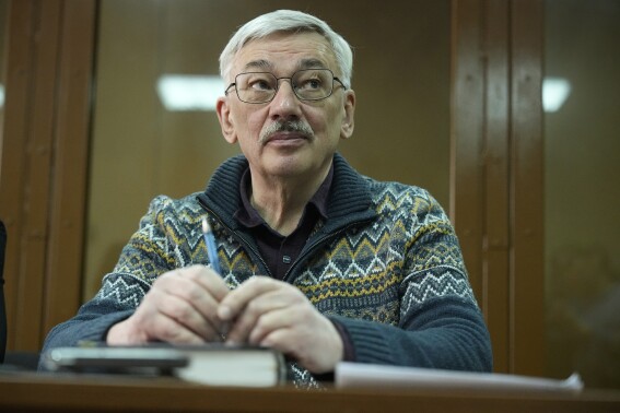 Russia seeks to imprison veteran rights advocate for nearly 3 years over Ukraine war criticism