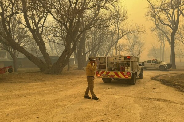 Wildfire grows into 2nd-largest in Texas history and briefly shuts down nuclear weapons facility