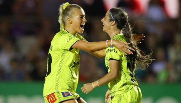 Football: Wellington Phoenix Women keep A-League playoff hopes alive with road victory over Perth Glory