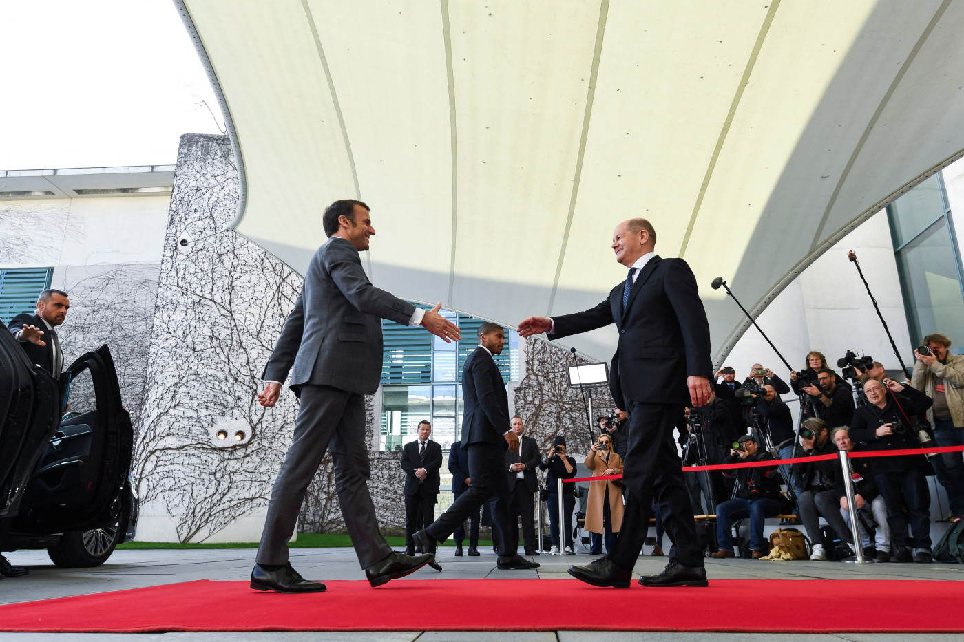 Leaders of Germany, France, Poland meet to mend rifts over Ukraine war