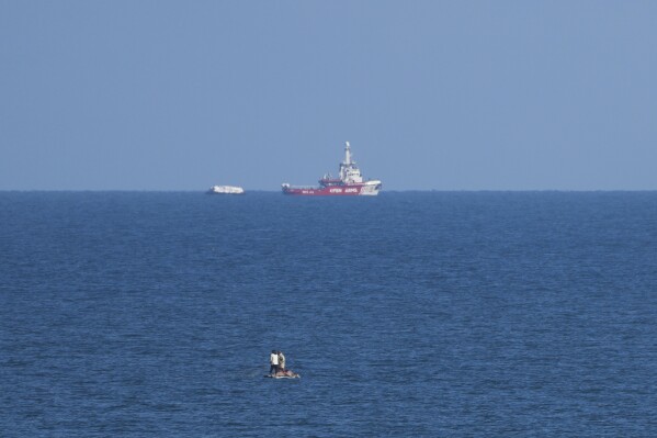 The first ship to use a new sea route approaches Gaza with 200 tons of aid