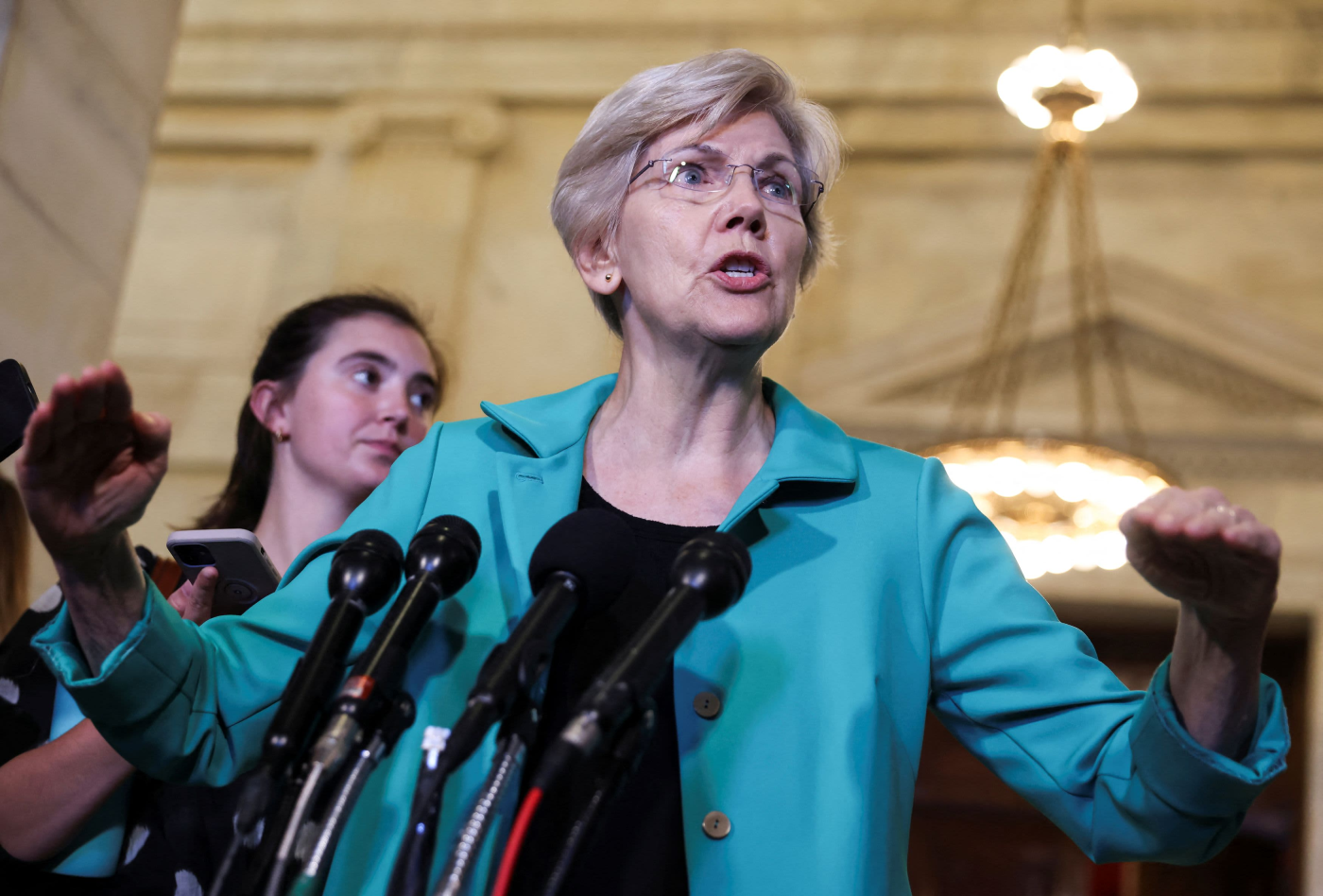 Elizabeth Warren calls on SEC to investigate Tesla, Elon Musk over governance issues once again