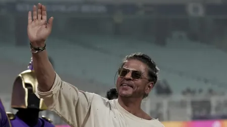 Get ready for cricket and fashion! SRK to Akshay Kumar dazzle the crowds at IPL 2024