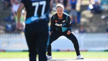 Cricket: White Ferns snatch tense victory over England to keep Twenty20 series alive