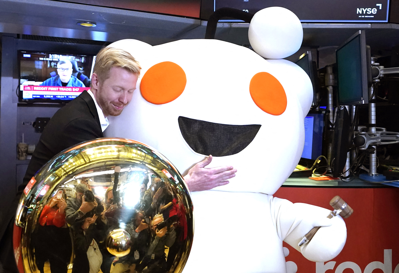 Reddit shares rise 30% to start week after social media company's IPO