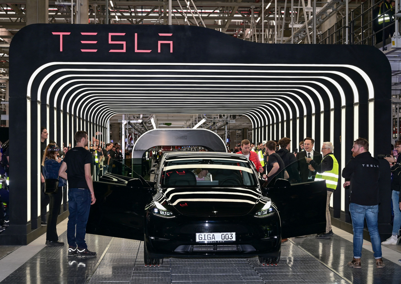 Elon Musk requires ‘FSD’ demo for every prospective Tesla buyer in North America