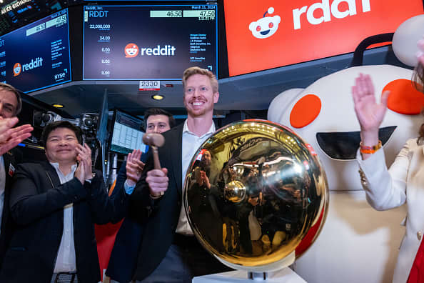 Reddit investors shrug off hold rating, bid up stock another 15% as post-IPO rally continues