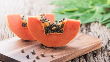 What happens to your body if you regularly eat papaya on an empty stomach?