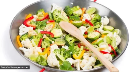 Pouring water on the lid of the vessel while cooking dry vegetables is the kitchen hack you have been waiting for!