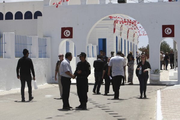 Tunisian Jews scale back annual pilgrimage to ancient synagogue because of security concerns