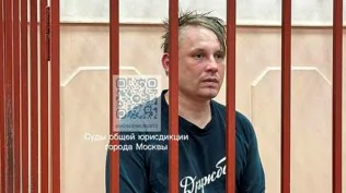 Two Russian journalists jailed on ‘extremism’ charges for alleged work for Navalny group