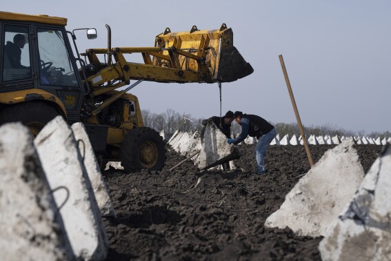 No safety in retreat: Ukrainian soldiers say rear defensive lines barely exist amid Russian advance