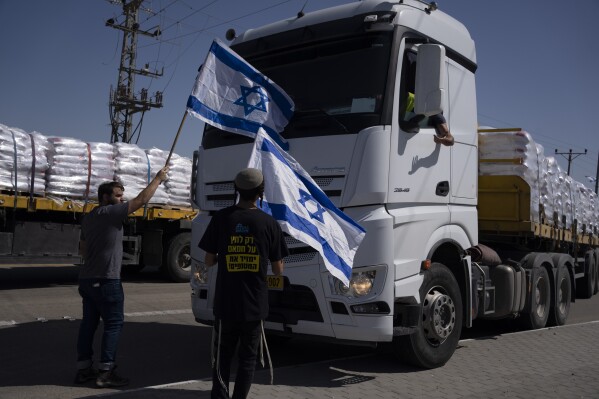 What are the latest obstacles to bringing humanitarian aid into Gaza, where hunger is worsening?