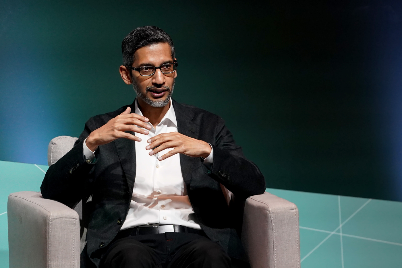 Google employees question execs over 'decline in morale' after blowout earnings