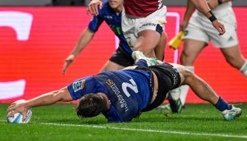 Super Rugby Pacific: Blues overrun Highlanders at Eden Park to stay atop competition table